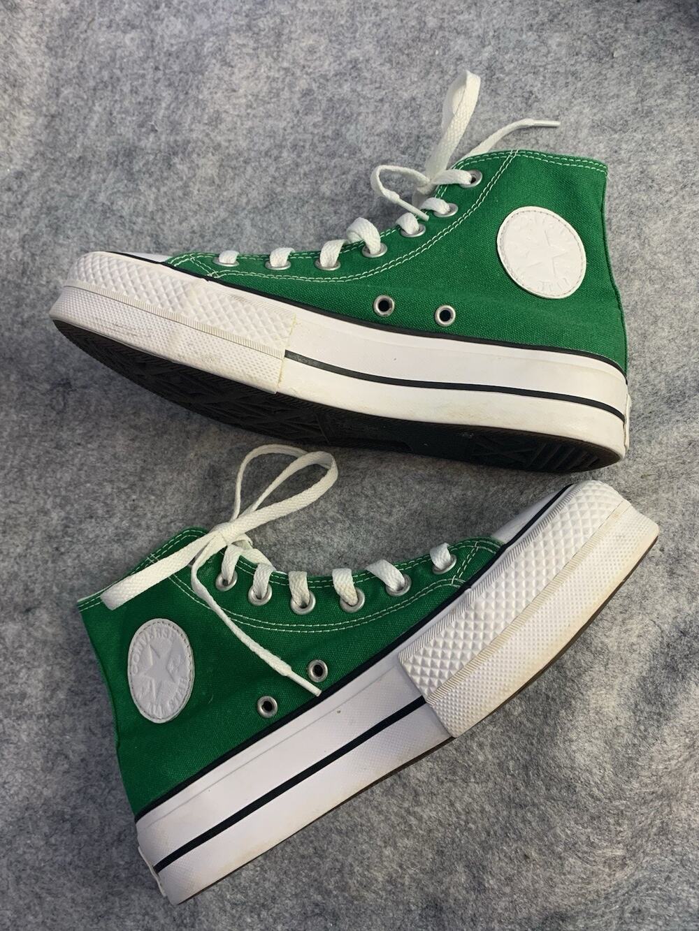 Converse Chuck Taylor’s Amazon Green Platform High Tops Men’s 4.5 Women’s 6.5